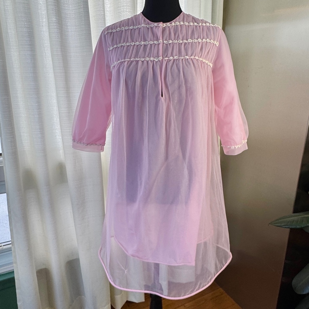 Vintage 1960s peignoir, Gazelle Germany, modern size 8 (Medium)